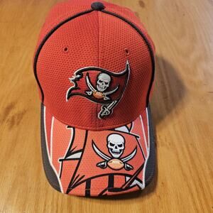 Tampa Bay Buccaneers Hat Cap Fitted Mens Large Red NFL Football New Era 39THIRTY
